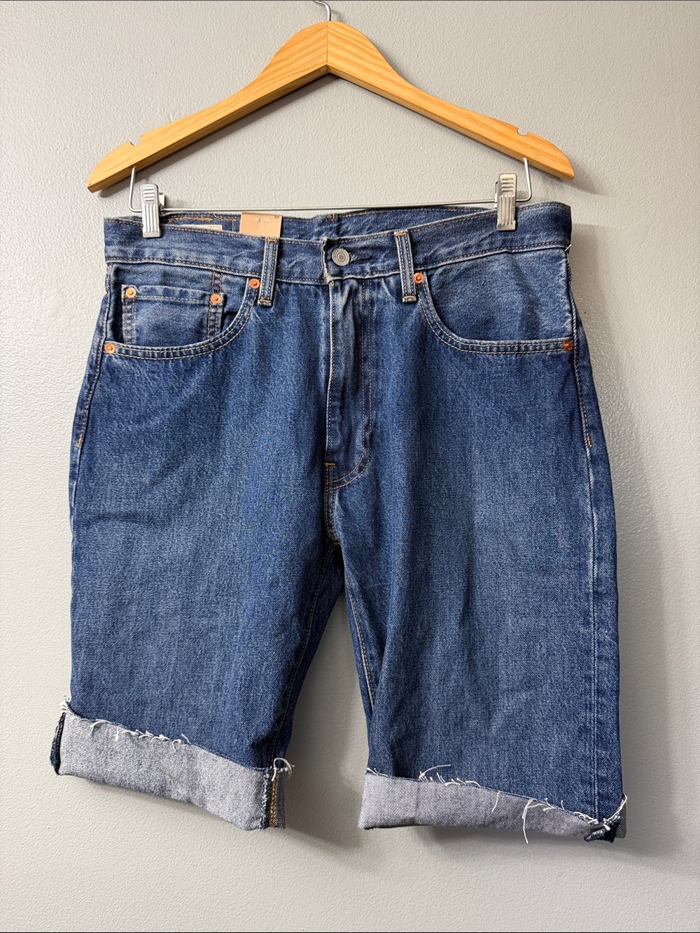 Levi's 555 men’s Dark Blue Raw-Hem Denim Shorts 32
